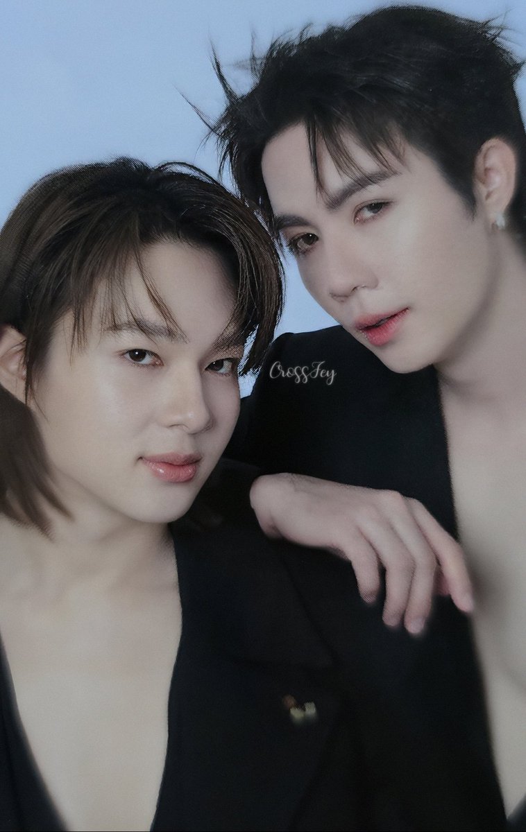 fey_cross tweet media