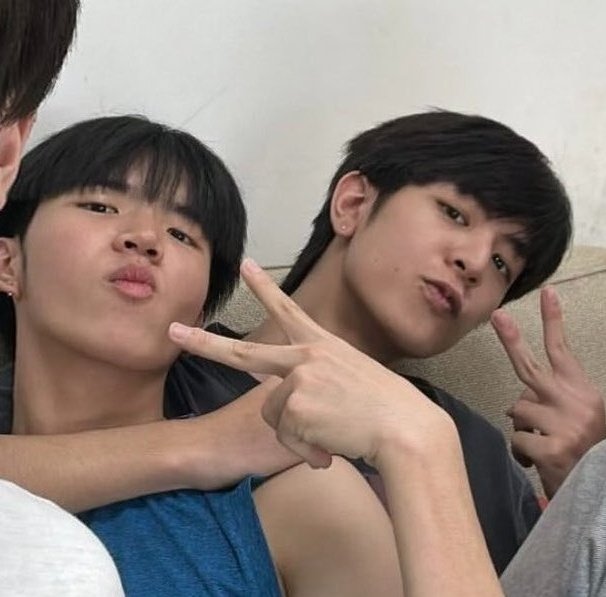 priimika's tweet image. Seakeen and their matchy jub selfie 😗😚

#seakeen #sea_ta_lay #keenkeno