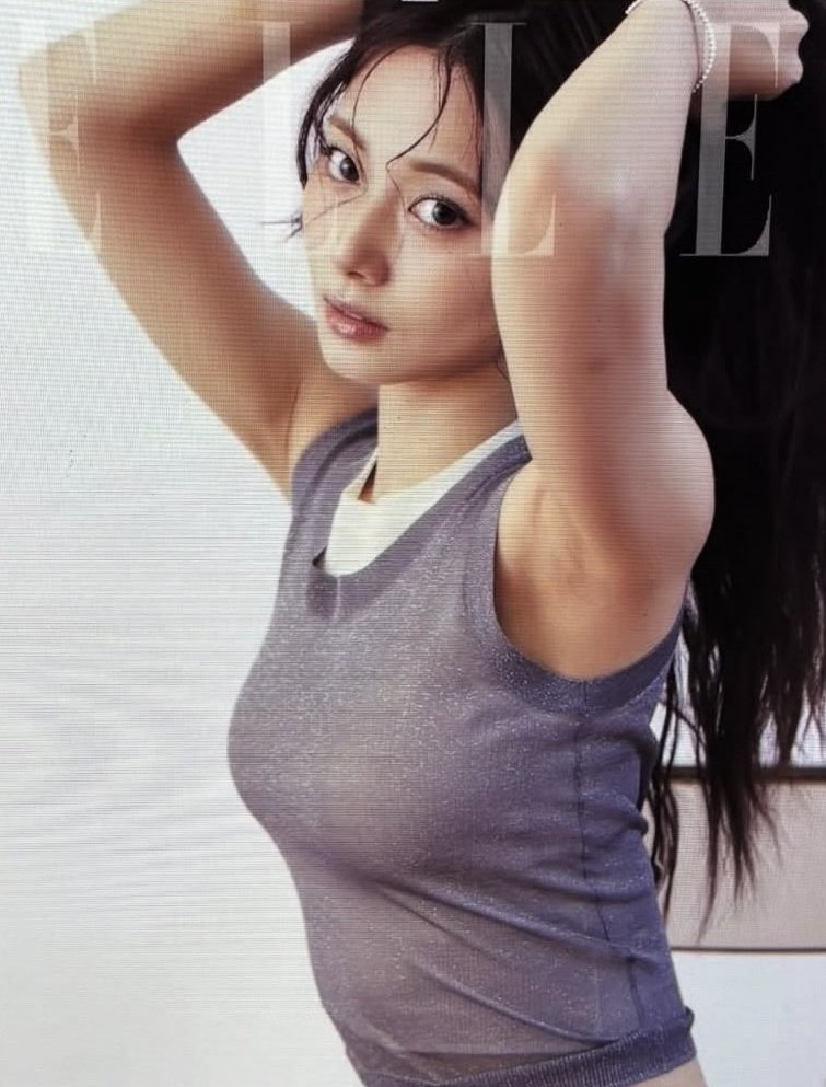 galleryoftzu's tweet photo. OMFG TZUYU?!?!?! https://t.co/iPR1j5MM5k