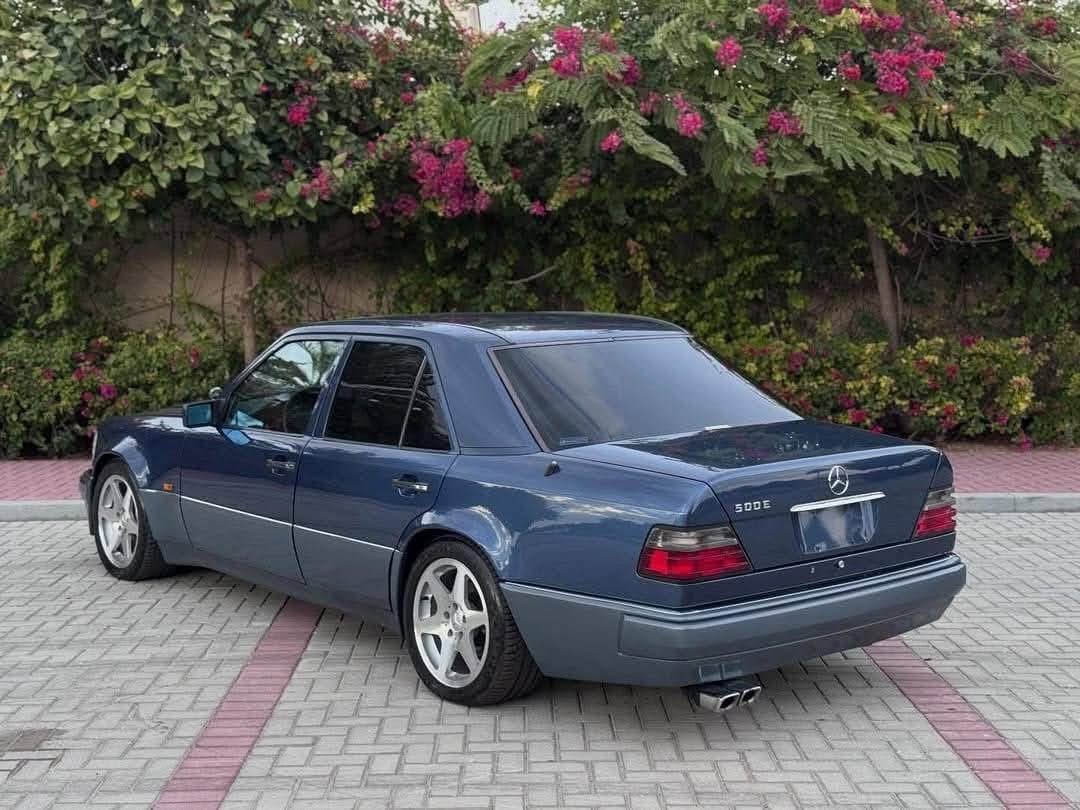 NicoNePayePlus's tweet photo. Mercedes W124 https://t.co/Uxva9YCC29