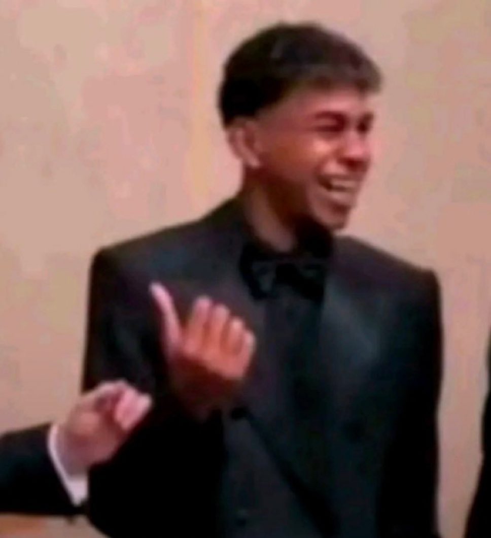 Ro 🇸🇪 (entendiendo eso's version) tweet media