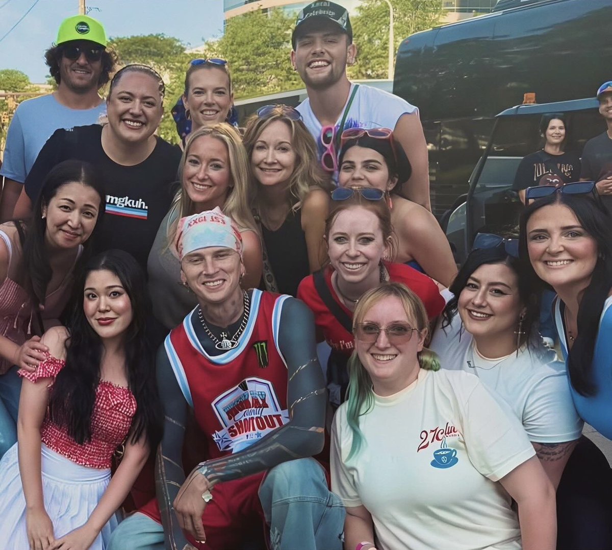 it’s my favorite human’s birthday and i couldn’t be more grateful to be apart of the beautiful community he has given us. so grateful for what him and his music has done for me. parasocial friends til the casket closes🫶🏼 happy birthday kells

xoxo, ur friend through the