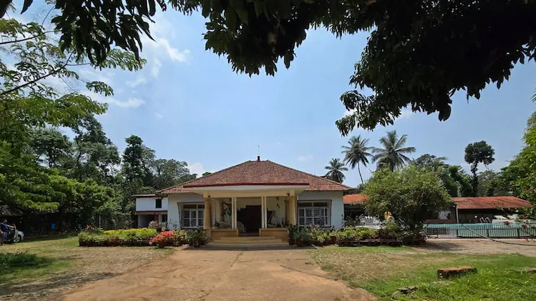 ndtv's tweet photo. US Woman Raped At Karnataka Homestay, Owner Cut WiFi For 3 Days
https://t.co/rHsuJ2uqsW https://t.co/ou9sCGhhdY