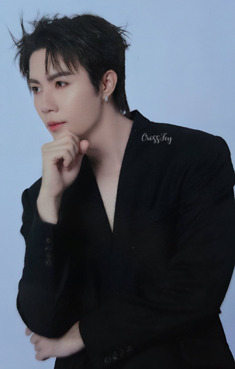 fey_cross tweet media