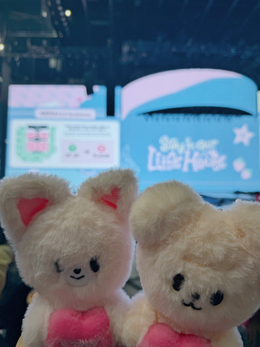heymoroll's tweet photo. 팬미팅 때 사진좀 찍어둘걸 사진이 이거밖에 없네 https://t.co/jNfCoToSCS