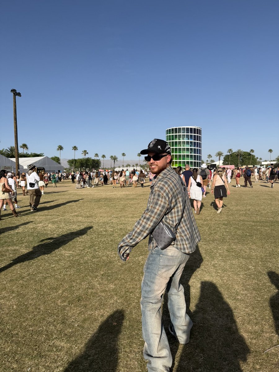 Jloks10's tweet photo. 🌵🎡 https://t.co/87eG28u7kp