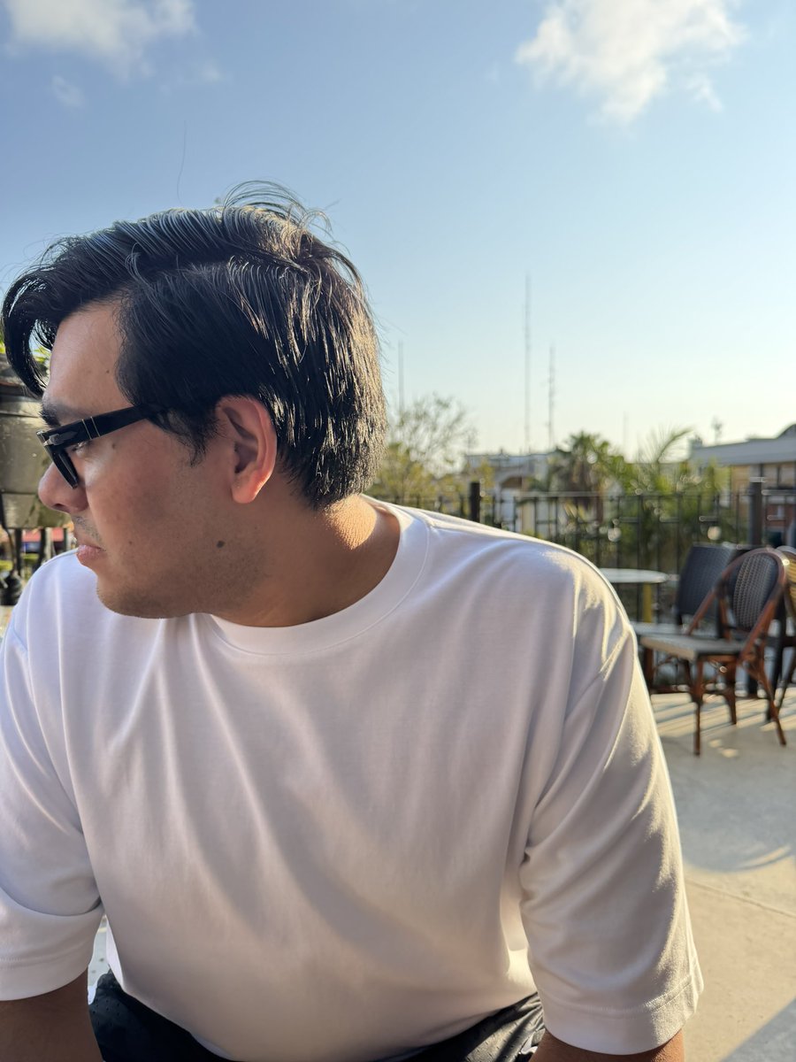 No existen palabras para expresar todo lo que siento por ti, eres mi persona favorita, López. Gracias por ser el mejor esposo del mundo, estoy más que orgullosa de ti.