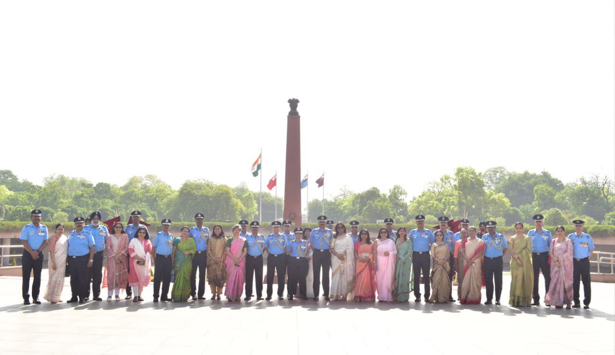 salute2soldier's tweet image. On behalf of officers retiring from the #IAF after years of valour, duty &amp;amp; devoted service, Air Vice Mshl Renuka Kunte, Med, PMO, HQ TC, laid a wreath at #NationalWarMemorial—bowing in silent gratitude to immortal #Bravehearts whose sacrifice keeps our skies forever free.