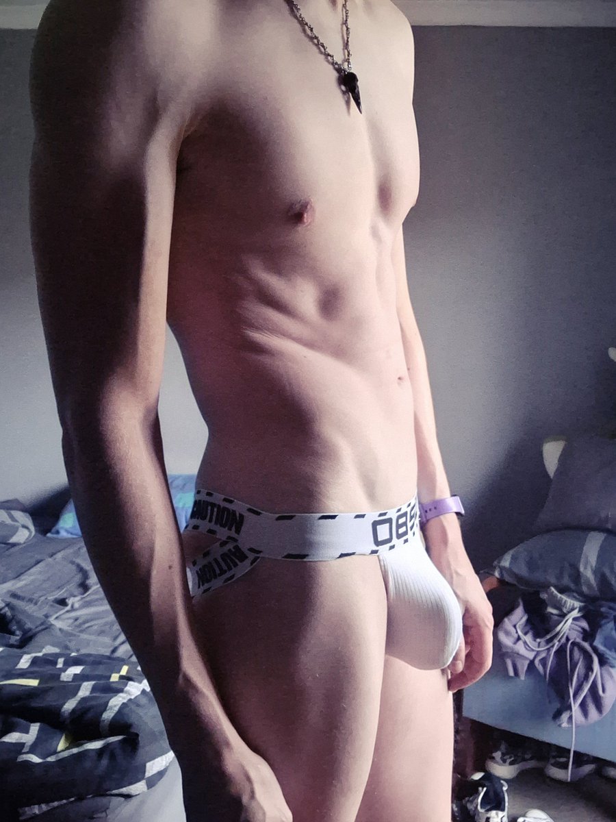 locked_sanity's tweet photo. Happy Humpday boiz.. 💦💦🍑🍑
Who wants to glaze these buns? 😈😈 https://t.co/FJIxqGizlf