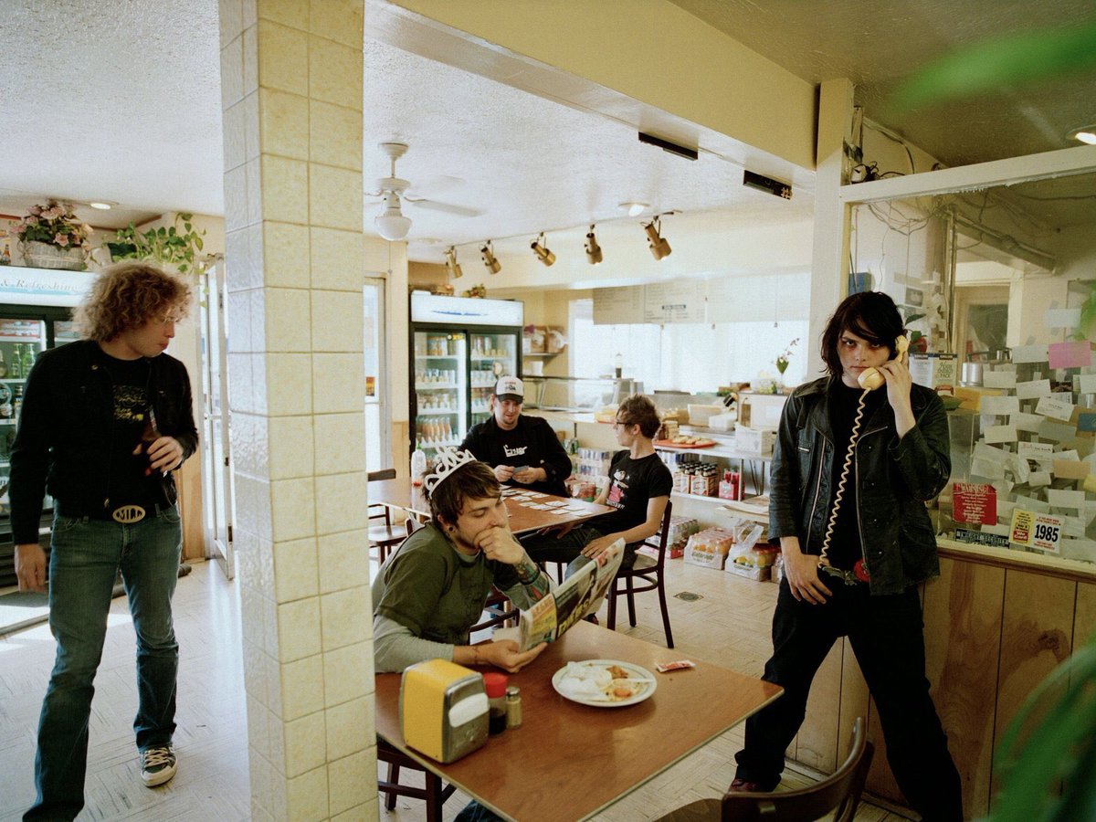 Emo Raviolposting ➡️ IEROWEEN L.A tweet media