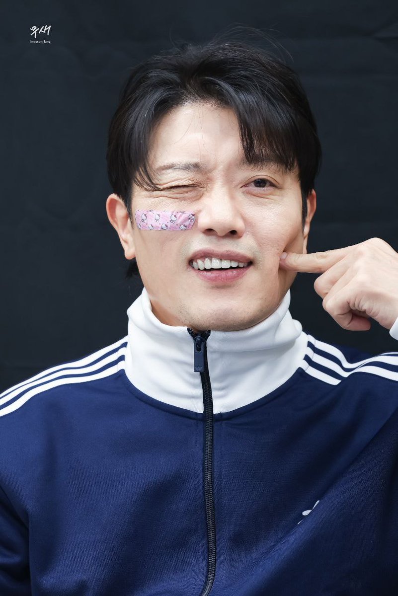 Hourly Park Hee Soon 박희순 tweet media