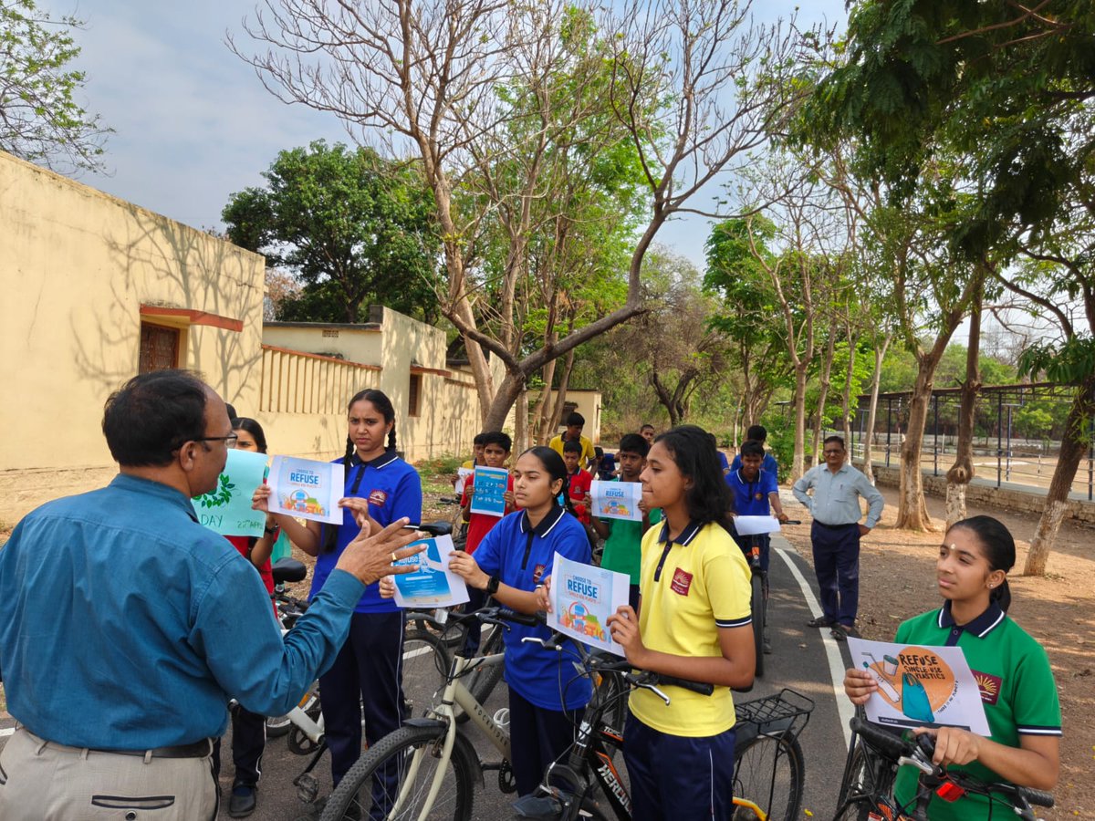KVTirumalagiri's tweet image. Your planet needs you! 🌿

PM SHRI @KVTirumalagiri  Class IX students cycle rally for #InternationalMotherEarthDay

Theme:"Elimination of Single Use Plastic"

Posters + Cycles = Awareness 🚴‍♀️

#EarthDay
#SayNoToPlastic 
#cyclerally
@KVS_HQ 
@KvsHyderabad 
@EduMinOfIndia
@NEP2020