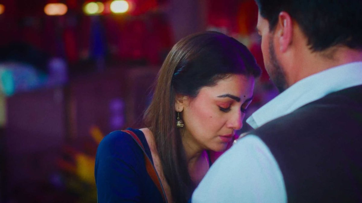 iishita20's tweet photo. In the middle of chaotic cute banter, these two found a frequency that only they can hear. It’s giving "written in the stars" vibe fully.💫
#TumDenaSaathMera #AprakShi #ShabirAhluwalia #SritiJha #OHTDSM #TDSM https://t.co/1Jw3pJU8lp