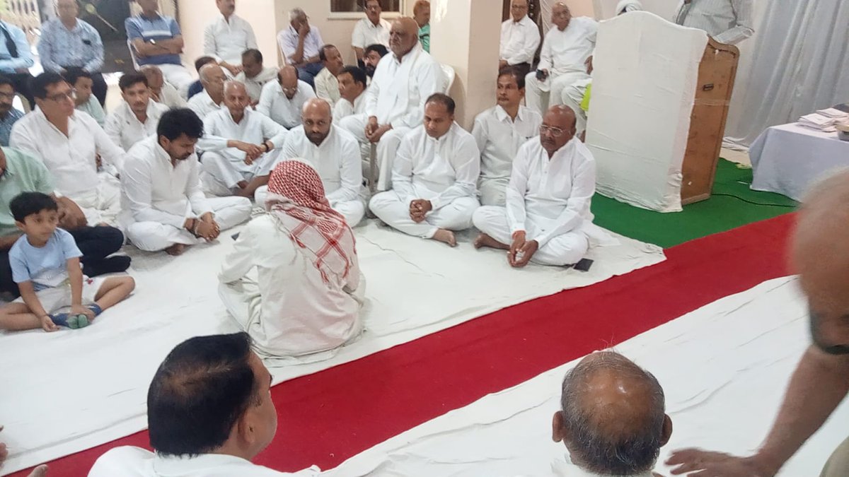 ShashankBJPVDS's tweet photo. पूर्व कांग्रेस ब्लॉक अध्यक्ष स्व. वीरेंद्र पीतलिया जी के श्रद्धांजलि कार्यक्रम में शामिल होकर उन्हें भावपूर्ण श्रद्धांजलि अर्पित की तथा उनके साथ बिताए गए संस्मरणों को भावुक मन से याद किया। https://t.co/kQhHvMR9ND