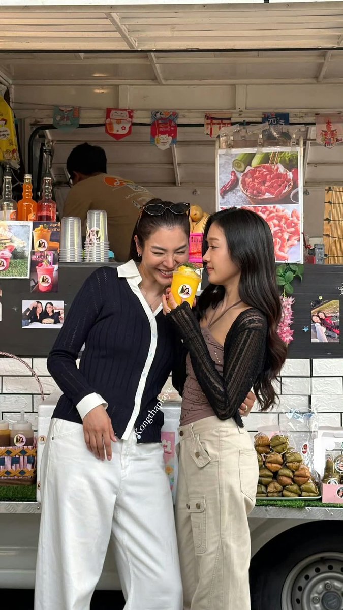 Aycie7's tweet photo. Ever since I had you, P’Faye ain’t been standing straight 😌
My OTP is so sweet 🙈

#FayePeraya
#FayeAtom https://t.co/cwUZ6fcYVK