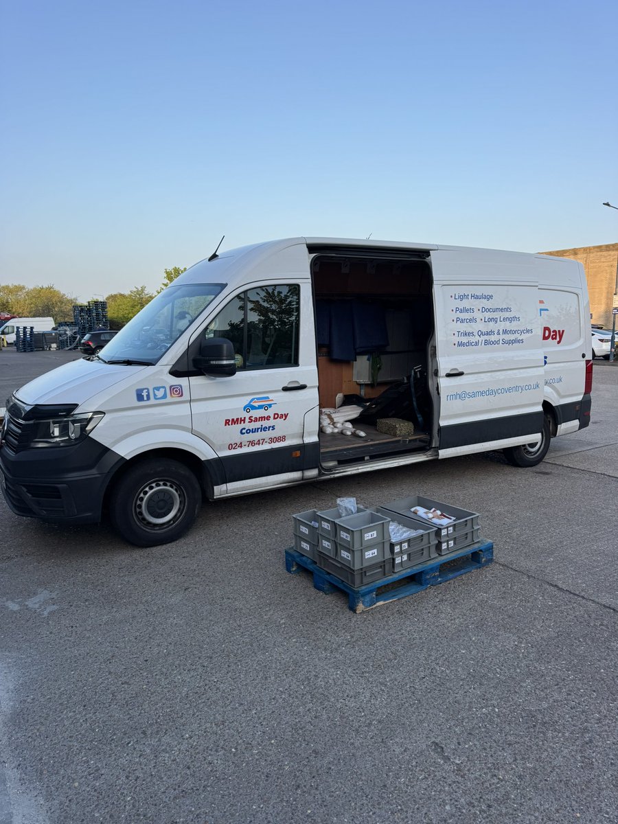 SameDayCoventry's tweet image. Hand balled these trays off in sunny #Mitcham, adjusted my load, my long lengths are now under the load liners, making room for the #pallet that’s going back to #Birmingham later today. 🚚

Next stop, Brighton. 🚚