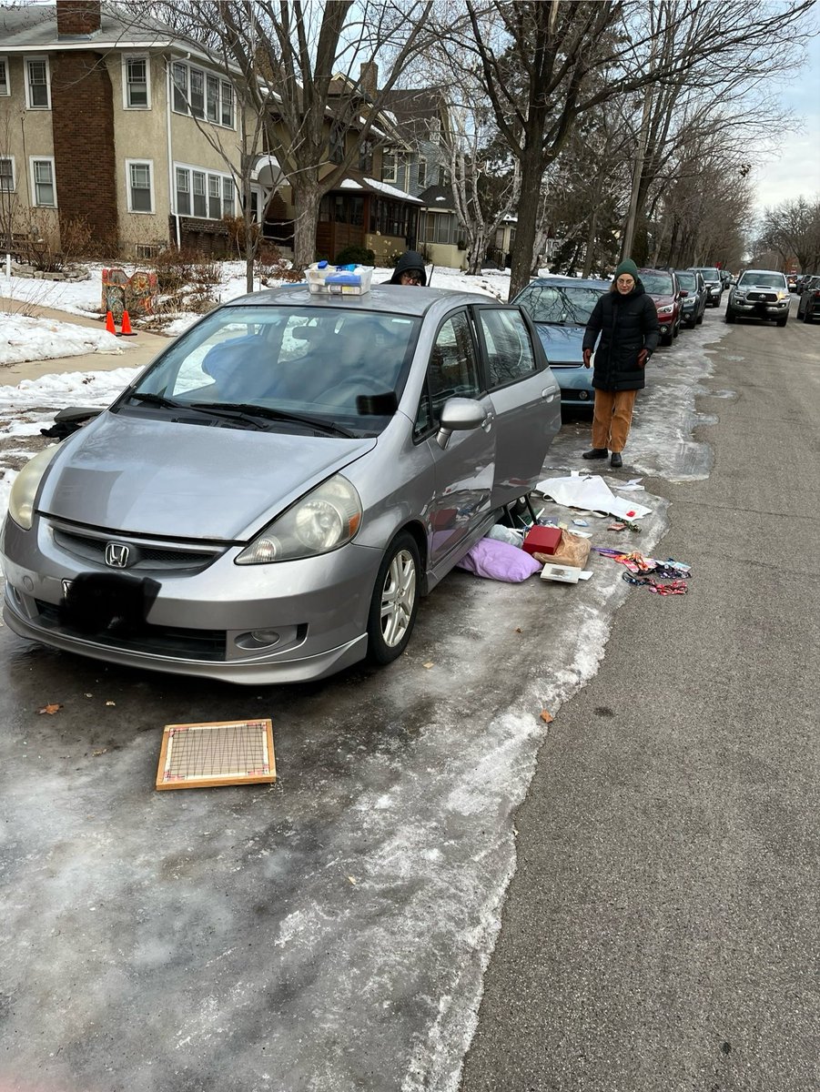 CovertMuffin's tweet photo. Currently I am in a financial emergency:

During a move my car was broken into (twice) losing 95% of everything I own

I have no money and need to raise hundreds in order to have a place to sleep

If you or anyone you know would be willing to offer aid, my Venmo is @ CovertMuffin https://t.co/Ol3ByZgry2
