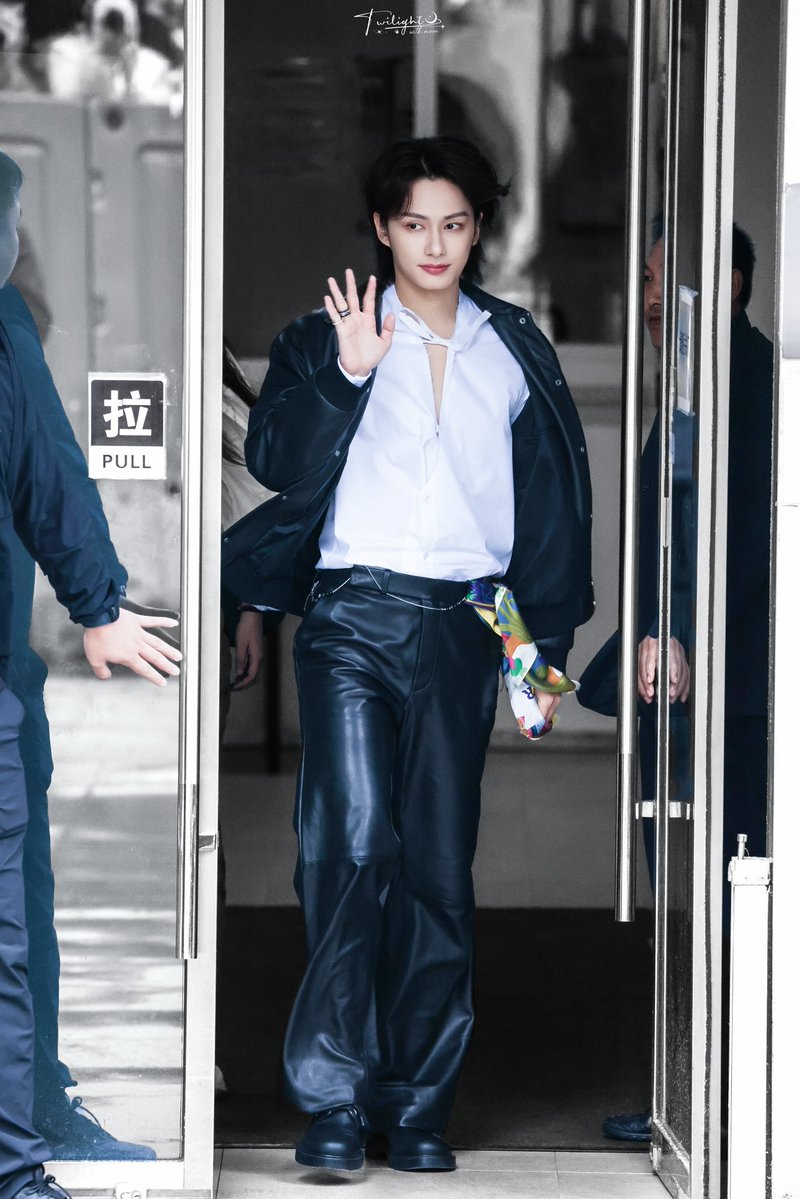 twilight tweet media