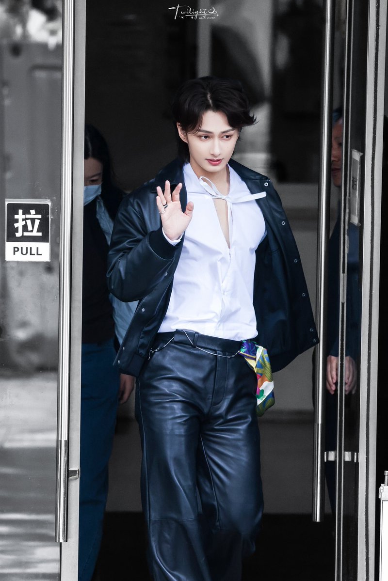 twilight tweet media