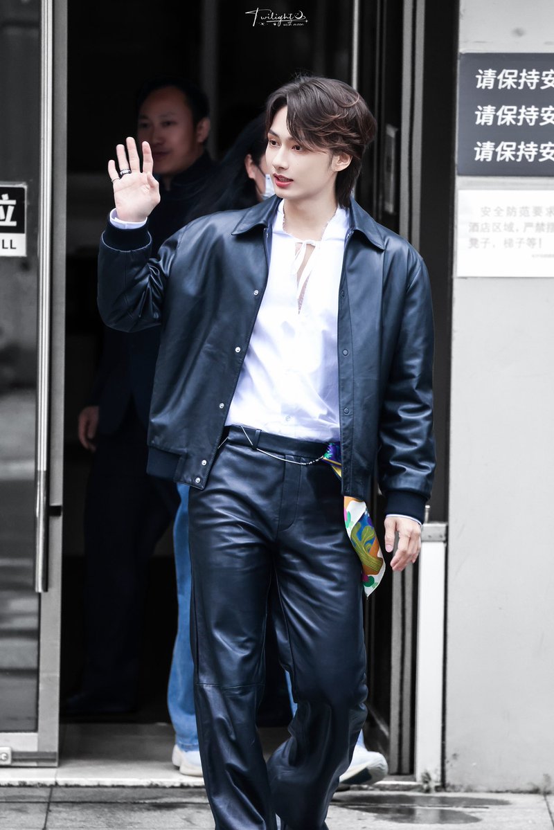 twilight tweet media