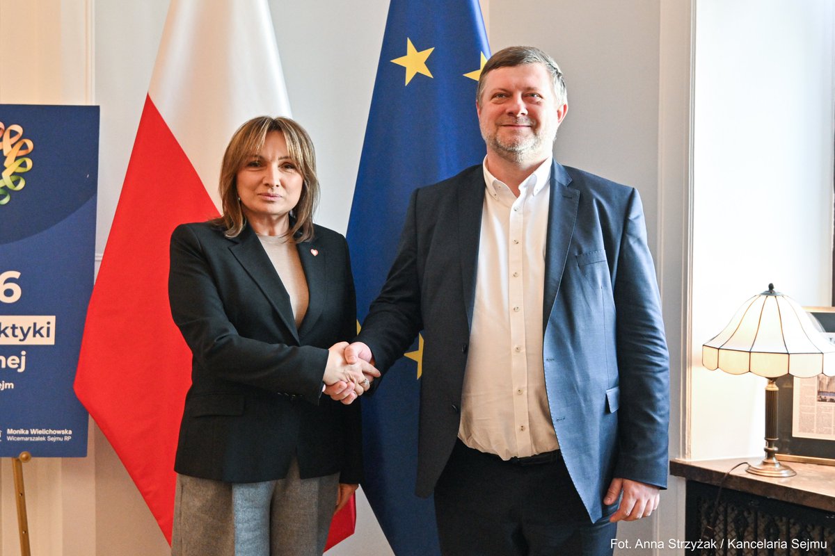 PLParliament's tweet photo. 🇵🇱🤝🇺🇦On Monday, April 20, Deputy Marshal of the Sejm @MWielichowska hosted a visit from First Deputy Chairman of the @ua_parliament, @OlekKorn. Discussions highlighted ongoing cooperation between Poland and Ukraine.
#ParliamentaryDiplomacy https://t.co/iT262ubM4A