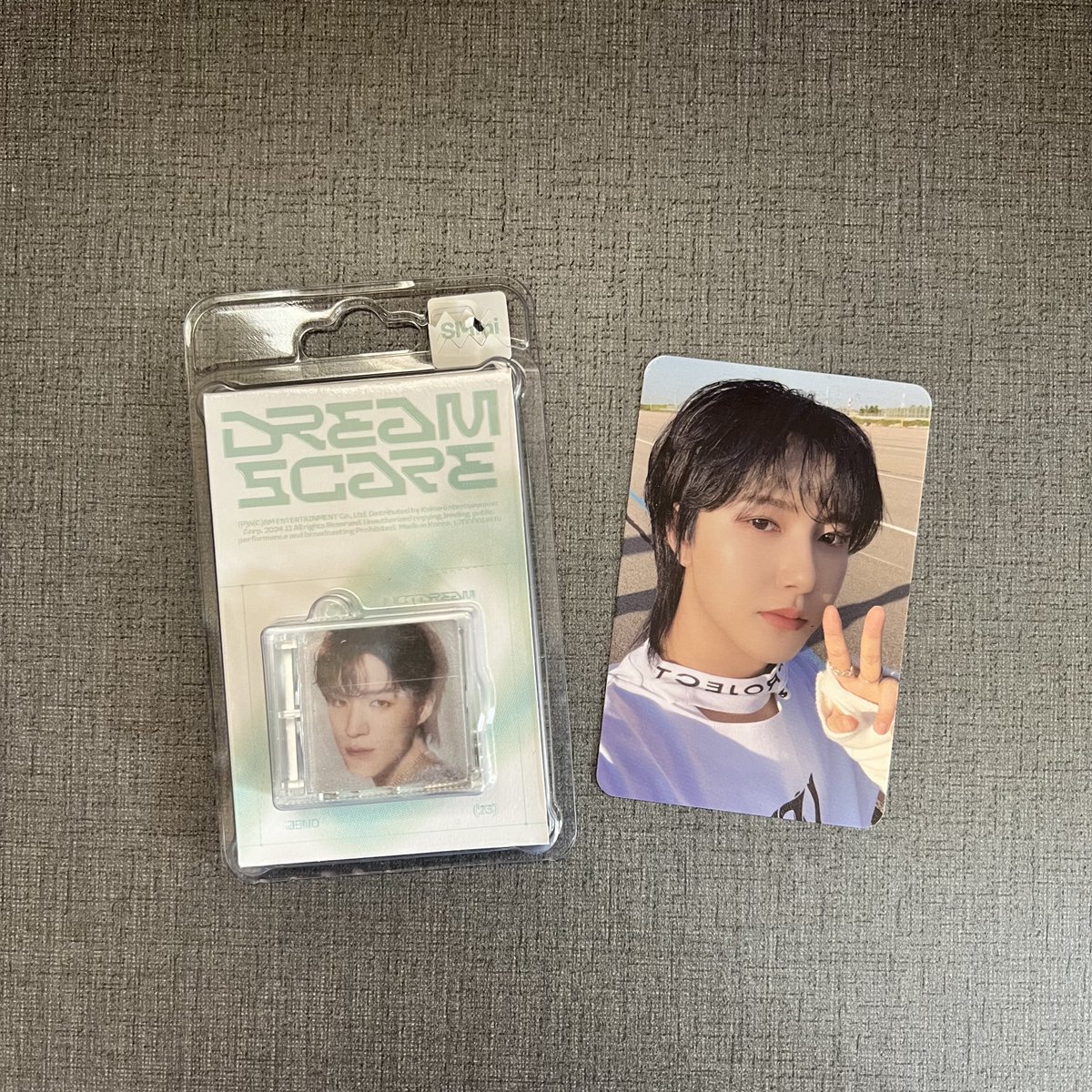 พร้อมส่ง – NCT DREAM DREAMSCAPE แกะแล้ว ของครบ
Dreamscape ver. เฉินเล่อ จีซอง
Smini Ver. ปกเจโน่ การ์ด อินจุน

สั่งซื้อ: lin.ee/SNQO1f3
ส่งเหมา 50฿ (กดสั่งแล้วรอส่งรวมกับสินค้าอื่น ๆ ได้ค่า)

#ตลาดนัดnct #ตลาดนัดnctdream