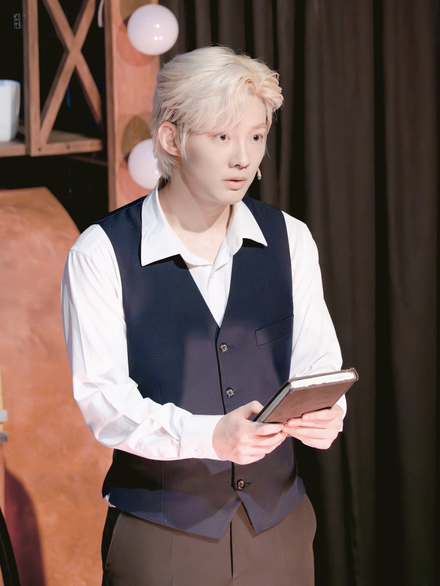 26.04.15 스톤;우리가 처음 시를 쓰기까지 

#박경호 사이먼
