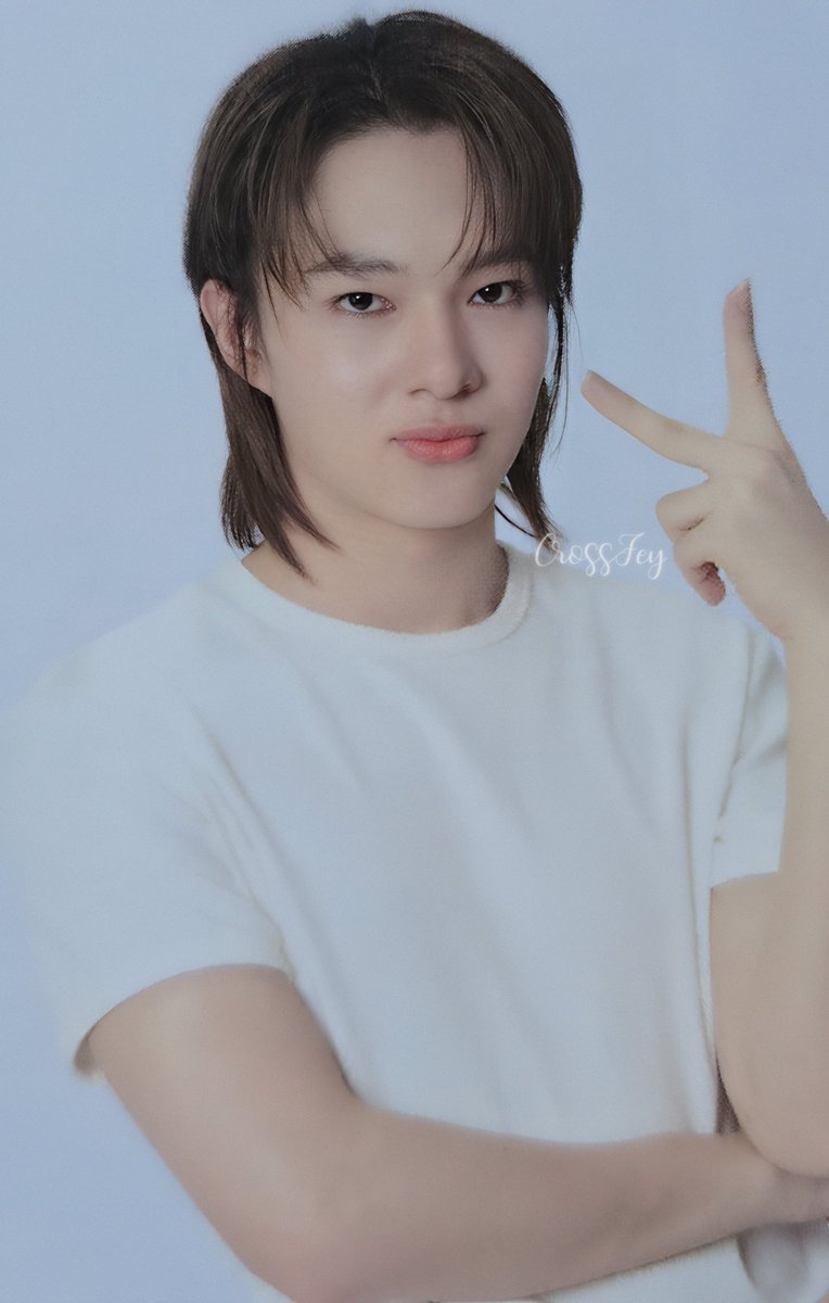 fey_cross tweet media