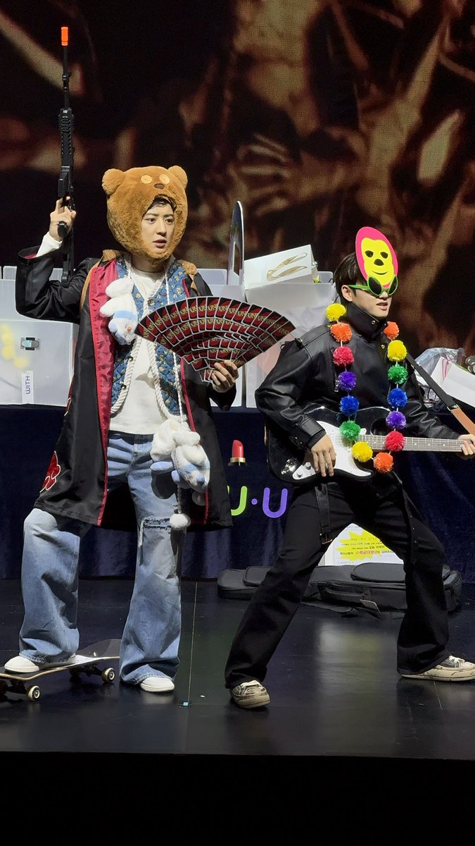 I love everything that's wrong with them 😭😂

#chansoo