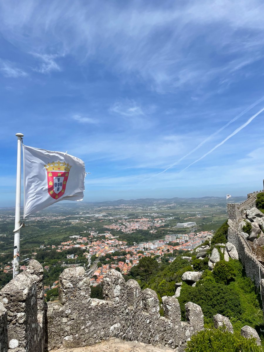 portugaltopics's tweet photo. あの...これ覚えておくと役立つと思うのですが、シントラ観光は

ペーナ宮殿→ムーアの城壁→シントラの街でランチ→レガレイラ宮殿→ロカ岬

という順番で回ると効率良くまわれます。

あと、ロカ岬はUberやBoltがおすすめ。バスは本数少なく帰るバスが無かったりしますのでご利用は計画的に。 https://t.co/UO5midx3hI