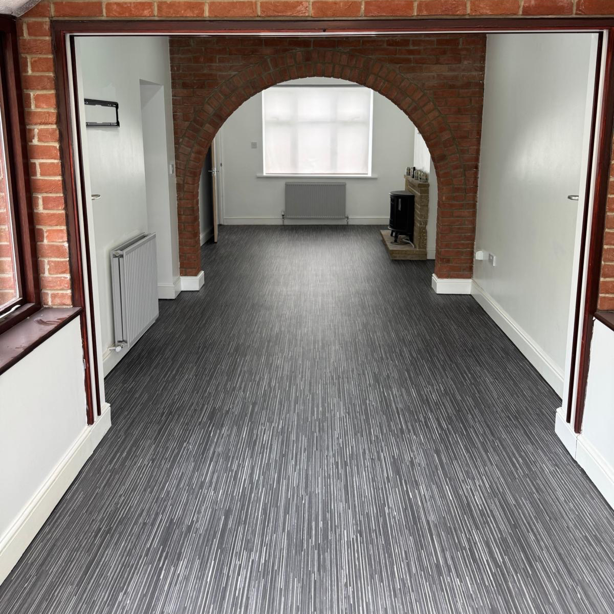 PayFlooringUk's tweet image. 🔥 Upgrade your home with Grey Matrix Vinyl for only £10/week! No big upfront costs! 💥 

✔️ Stylish &amp;amp; waterproof 
✔️ Perfect for any room 
✔️ Free measuring &amp;amp; fast fitting 

📲 01206 692360 
🌐 payweeklyflooring.co.uk/?c=vinyl 

#HomeImprovement #VinylFlooring #AffordableStyle