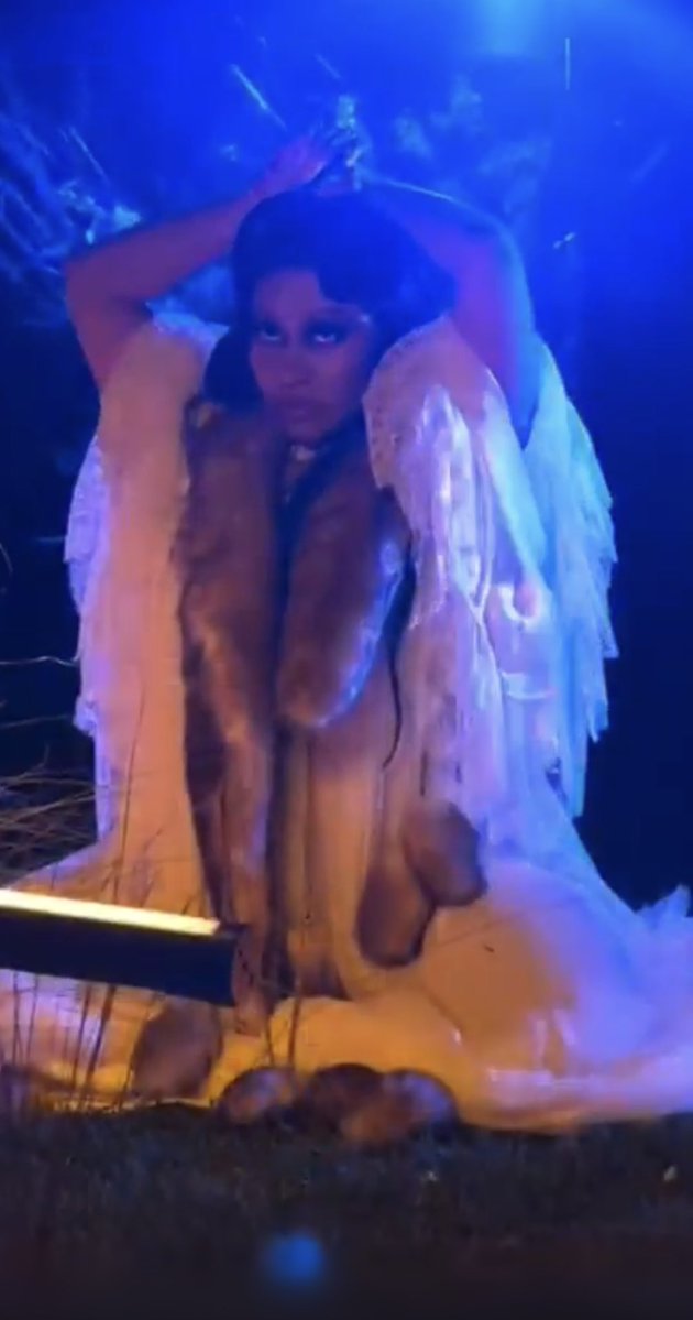 oh?NIKA😩 tweet media