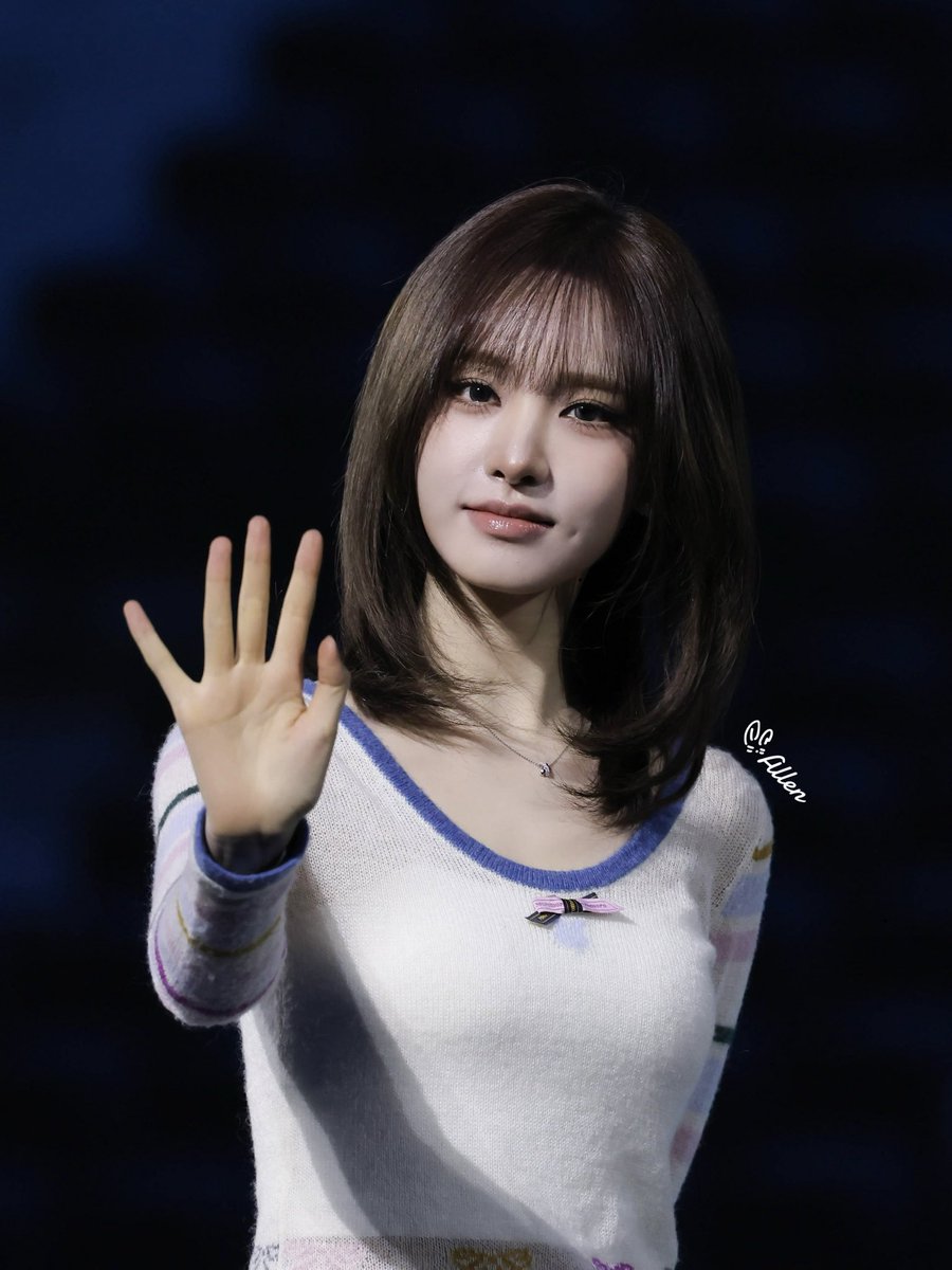 AhLu1127's tweet photo. 20260322
Sound check
D2.🐱👋🏻
#IVE #4thFANCONCERT #Liz #아이브 #김지원 https://t.co/YtLZnvC5XO