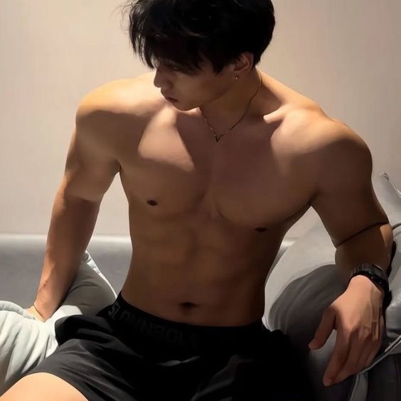 gamerrotted's tweet photo. ⠀
       allen.
       bi.  vers.  asian - american.
       pro - gamer     /    gym  enthusiast. 
⠀    nsfw.  heavily  lewd  themes.
⠀
⠀ https://t.co/HUdxAMKQWf