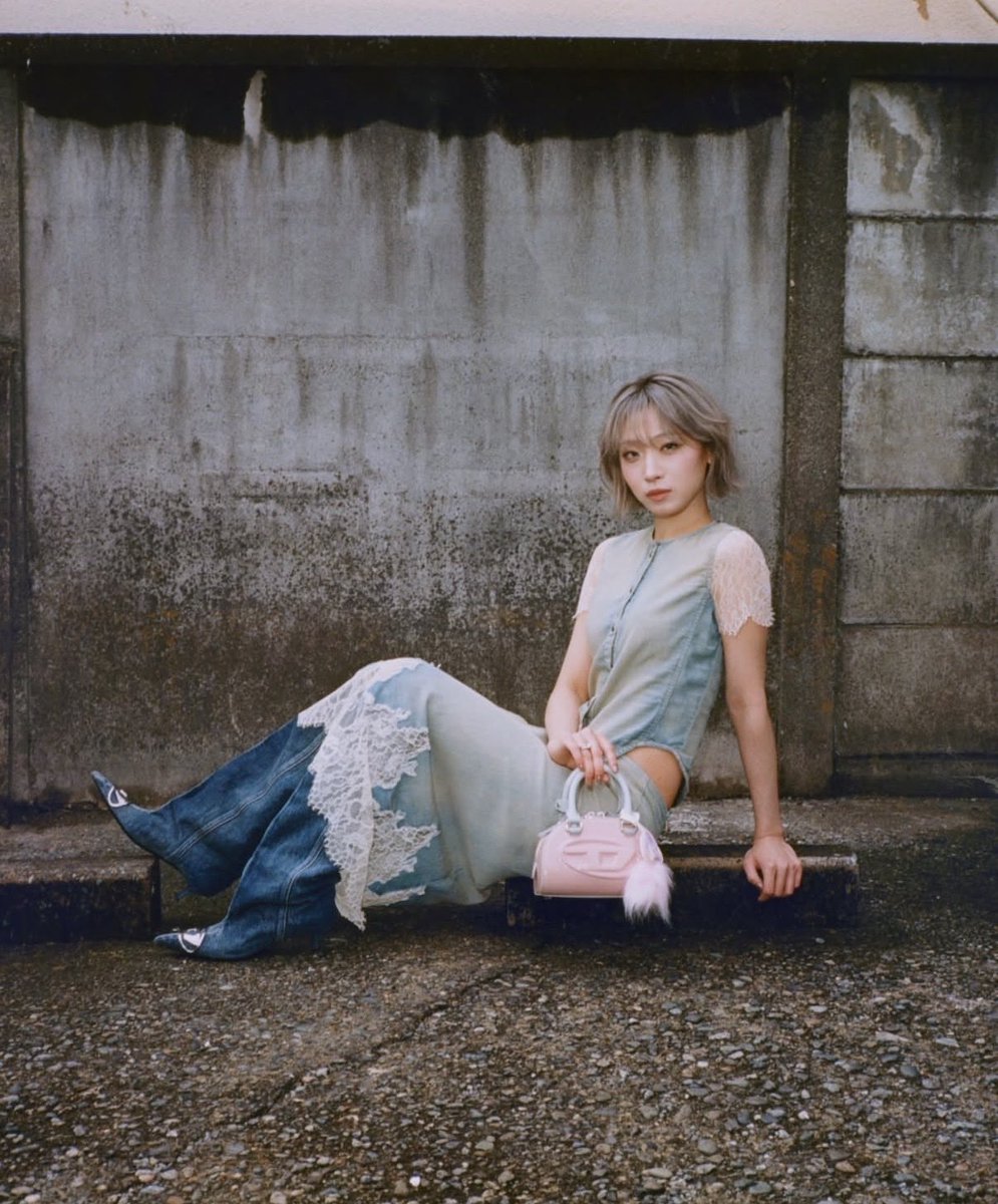 BADTZ_00's tweet photo. DIESEL✖︎HANA

良すぎる😭🩷💙💜

#HANA #JISOO #MOMOKA #NAOKO
#DIESEL https://t.co/kHToA2HiM5