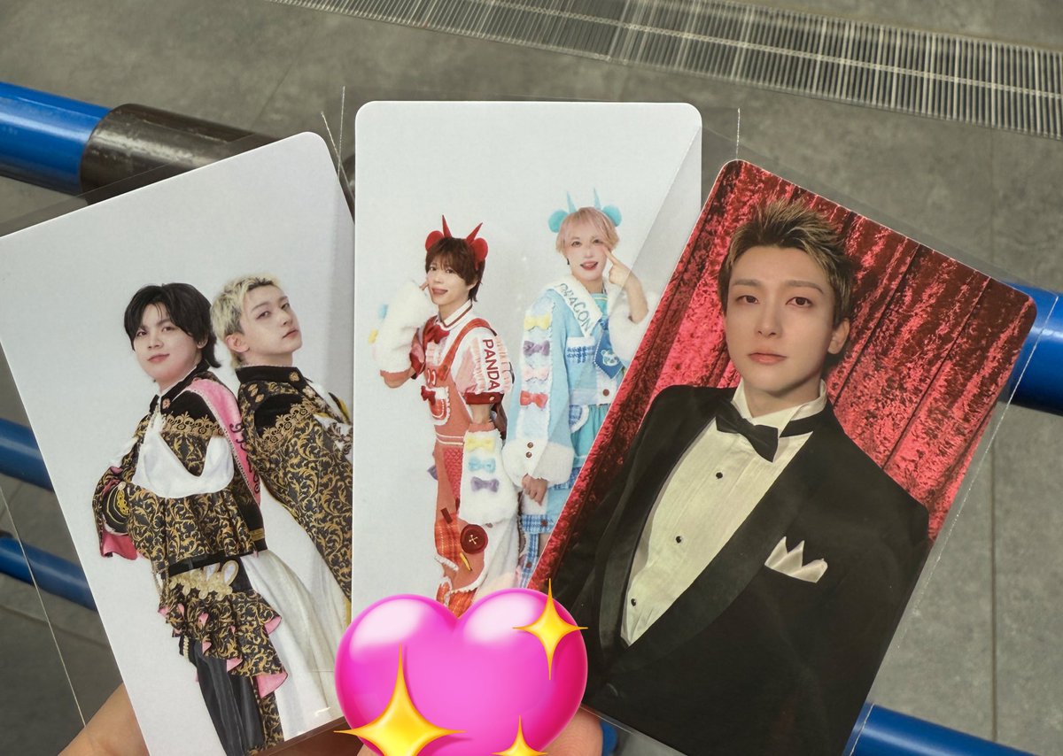 ⋆̩*̣̩ tweet media