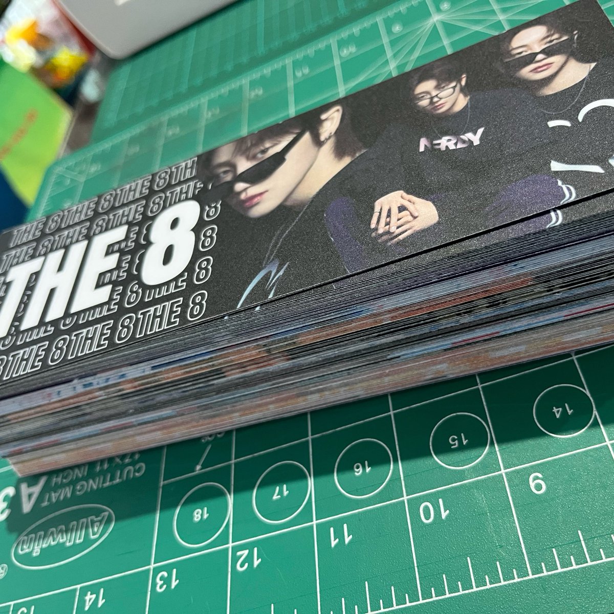 sydcrafted's tweet photo. Handbanners (mini &amp; regular handbanners) available ✅

We do design layout too! 

Kindly DM to inquire/order 🤍 

#fyp #kpop #handbanners #freebies #printingservices #printingbusiness https://t.co/3wXqsHUv77
