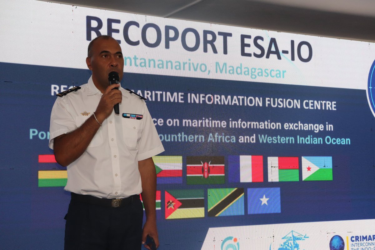 RMIFCenter's tweet photo. Rear Admiral Sam Hieng Twion Kalobe Mickaël honored Day 2 of #RECOPORTESA26, underscoring strong commitment to maritime and port security. He commended RMIFC, CRIMARIO, Safe Seas Africa &amp; partners, and encouraged participants to stay engaged as exercises continue.
#CRFIM #EU https://t.co/xbWwLNIpuU
