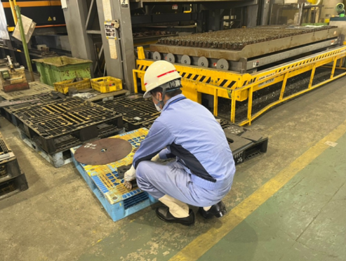 工場を歩いていると研修中の新入社員を発見📸 配属先に関係なく