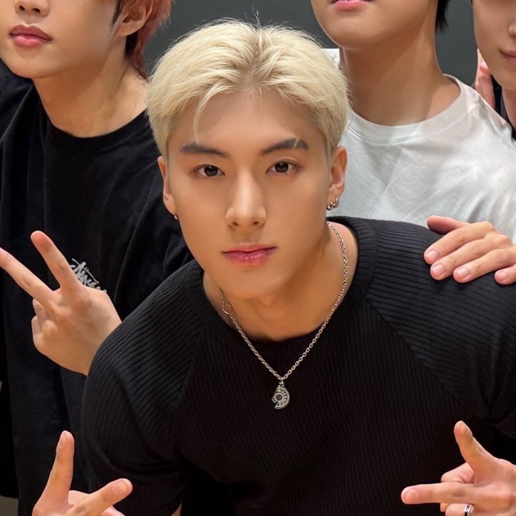 jipeng 🧚☽̶☾ tweet media