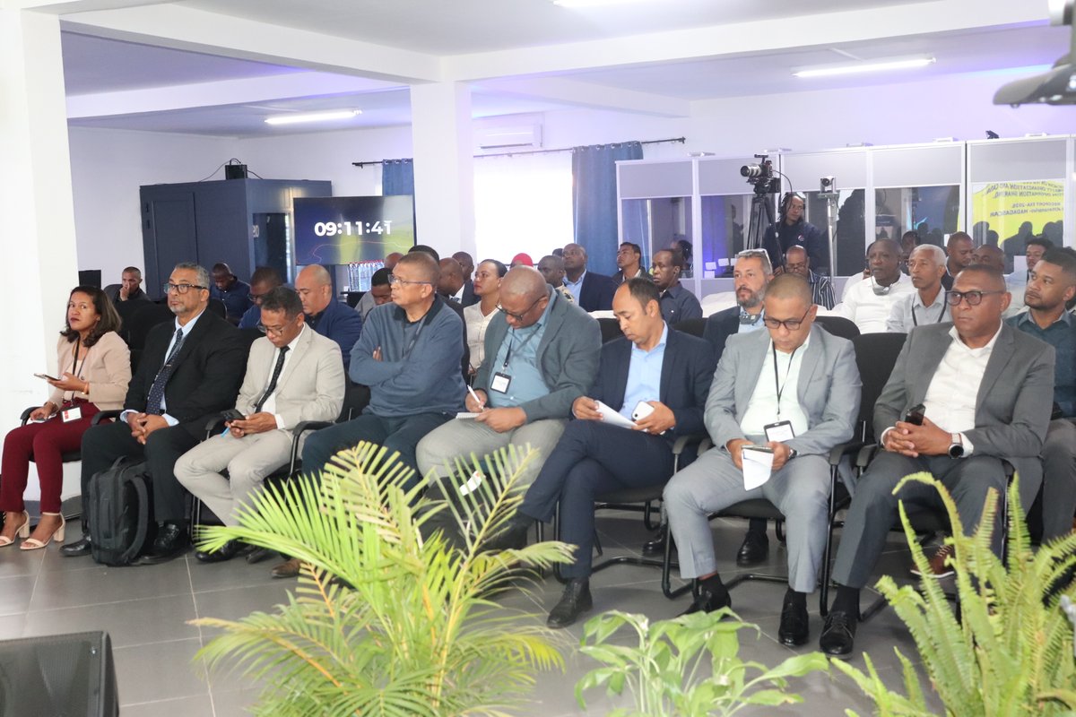 RMIFCenter's tweet photo. Rear Admiral Sam Hieng Twion Kalobe Mickaël honored Day 2 of #RECOPORTESA26, underscoring strong commitment to maritime and port security. He commended RMIFC, CRIMARIO, Safe Seas Africa &amp; partners, and encouraged participants to stay engaged as exercises continue.
#CRFIM #EU https://t.co/xbWwLNIpuU