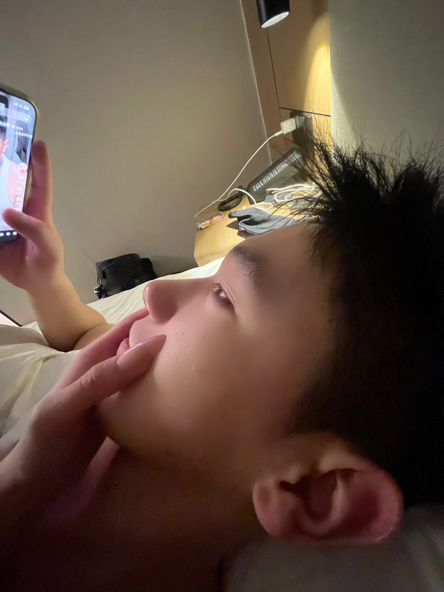 亖 tweet media