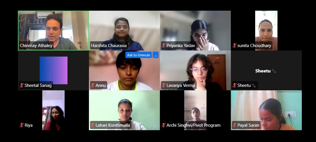 _SimplySport's tweet photo. PIVOT Program hosted an insightful AI session with Chinmay Athaley (DeepIntent) for our athletes. From understanding LLMs to using tools like ChatGPT and Claude, the focus was on practical learning. The RCTF framework highlighted how better prompts lead to better results. https://t.co/4VDduMExi7