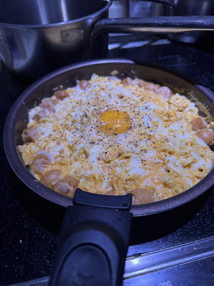 なーさん tweet media