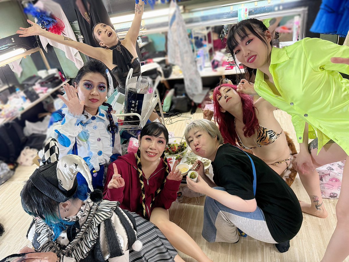 奇綺怪快 tweet media