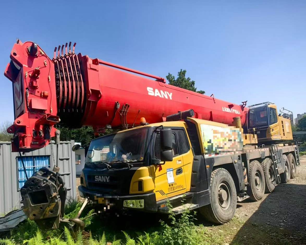 DindangMall's tweet photo. 2021 year Sany 260ton all terrain crane for sale, type SAC2600T8, 81 meter mainboom, 28 meter jib, 90 ton counterweight(can be moved backward), price $300000.
More info:https://t.co/VRAQyuOGNC
#cranemachine #truckcrane #Sany #260ton #2021 https://t.co/YlgQQnTtoU