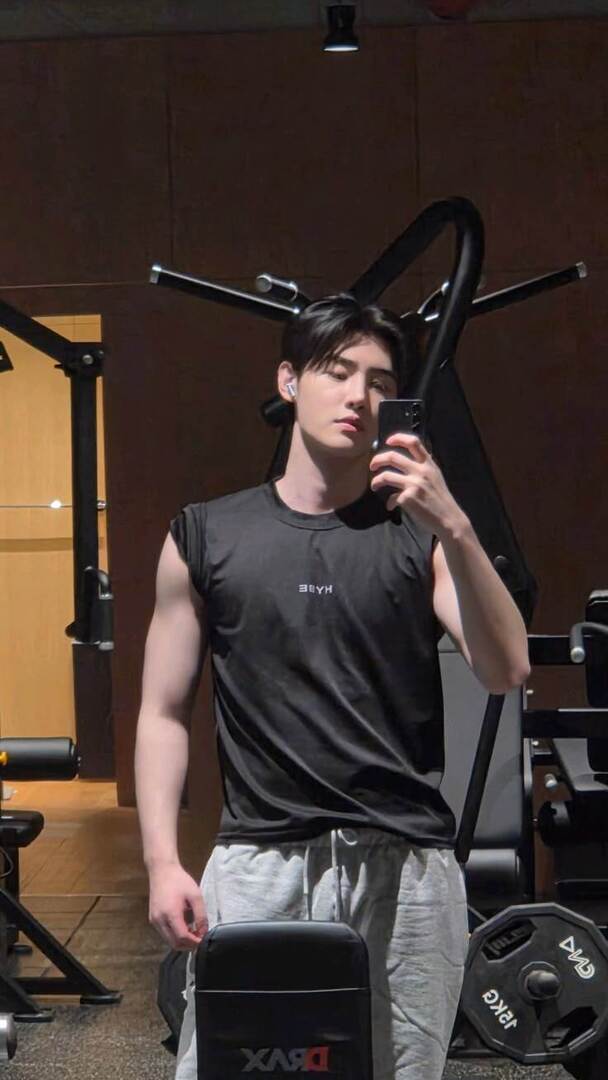 selfolssi ♤ tweet media