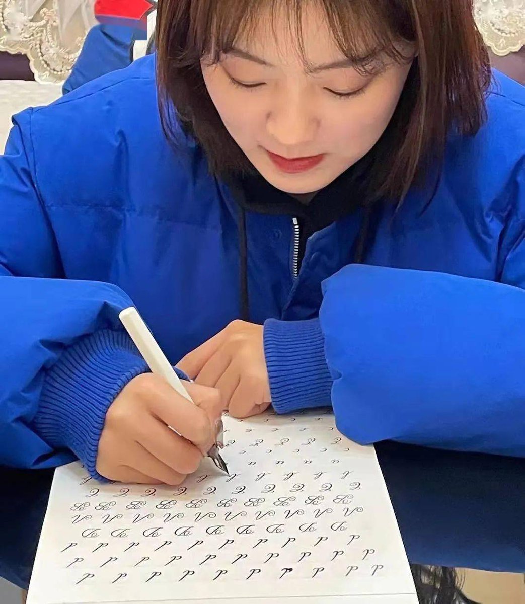 Rhona-Lee tweet media