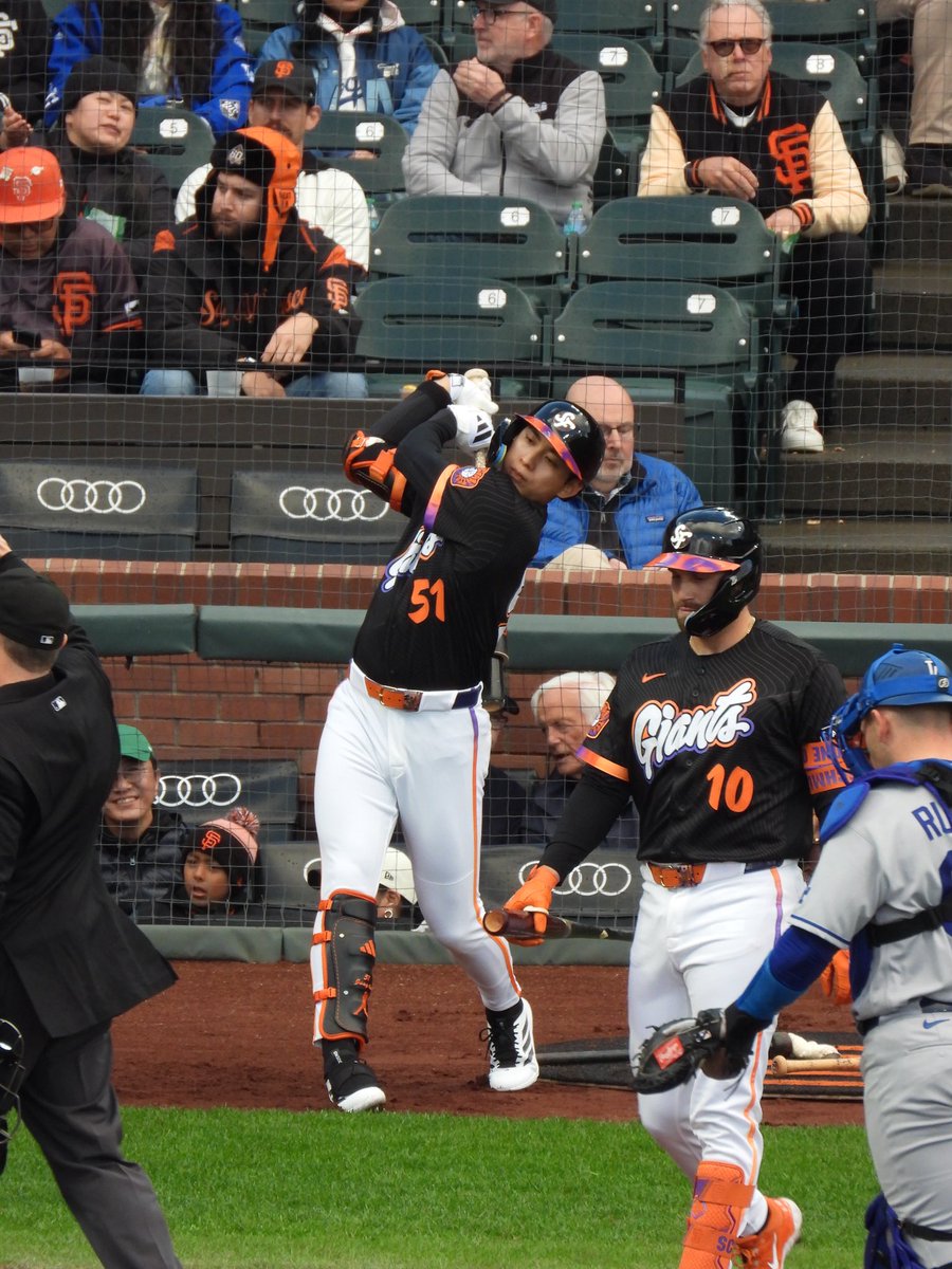 minjeong__kim_'s tweet image. [4/21/26 vs LAD] 경기 중 이정후 | Jung Hoo Lee During the Game 

#junghoolee #이정후 #오라클파크 #oraclepark

이렇게 문제 없이 뛸수 있는 상태면 좋겠어요... 🙏
