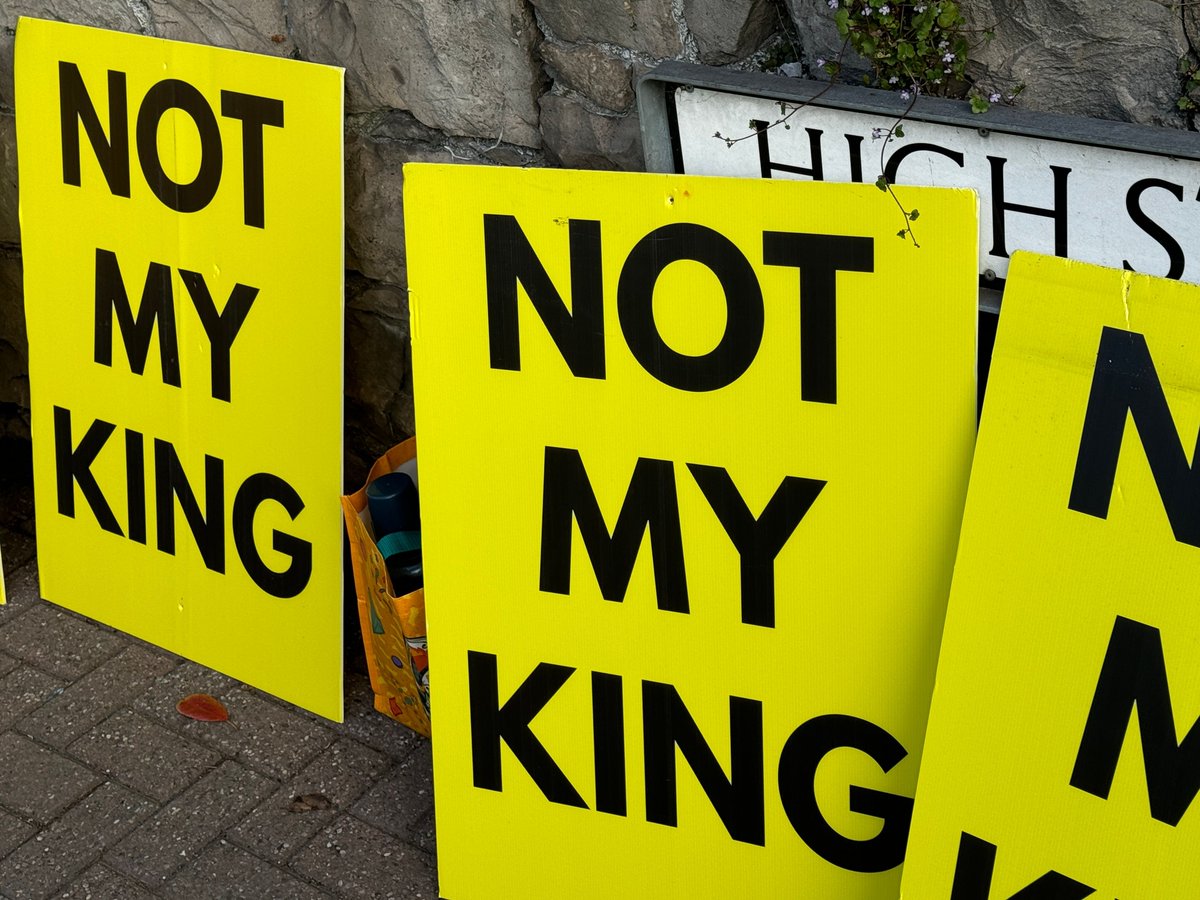 RepublicStaff's tweet image. Charles isn't our King. How can you support someone who's covered up Andrew allegations for years? #NotMyKing #AbolishTheMonarchy #Epstein